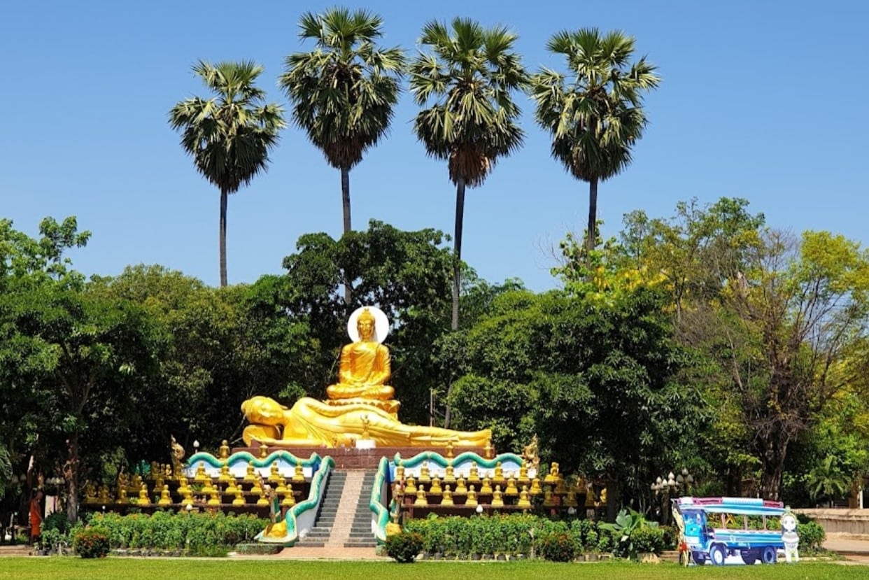 วัดพระบรมธาตุ.jpg