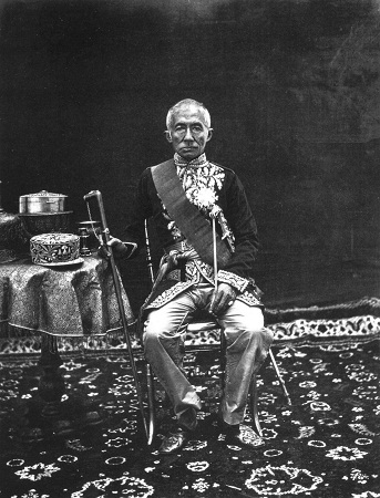 Thomson,_King_Mongkut_of_Siam.jpg